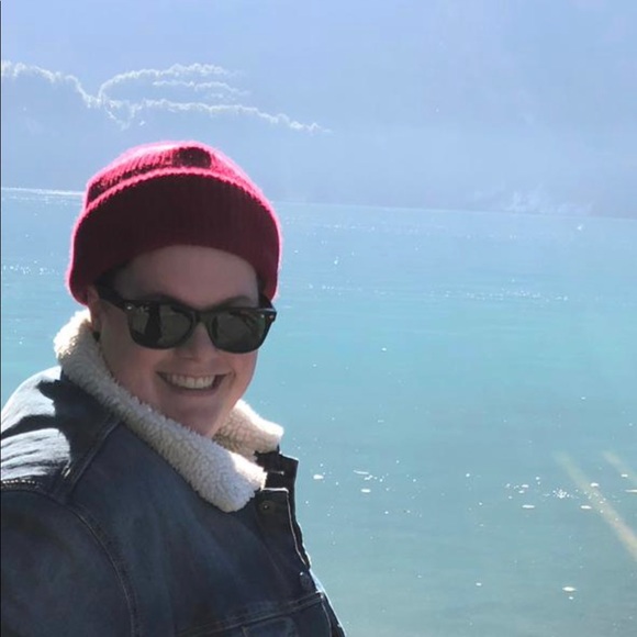 Meet your Posher, Ryliegh - Picture 1 of 1